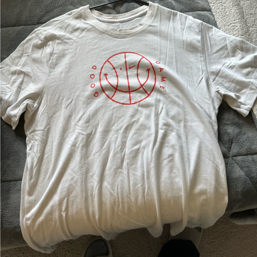Nike “Good Game” Basketball Tee T-shirt Men’s Medium